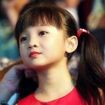 被亲妈毁掉的童星13岁站台不孕医院14岁和37岁大叔演感情戏