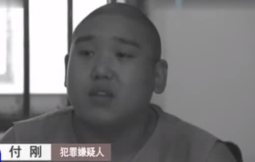 7年前,4名男子杀害一对夫妻,作案手法令人胆寒,被捕时面带微笑