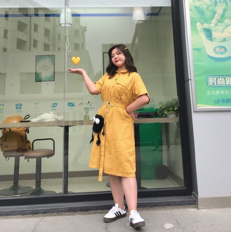 微胖女生春夏服装怎么搭配?这么穿搭时髦又吸睛,比瘦子美10倍!