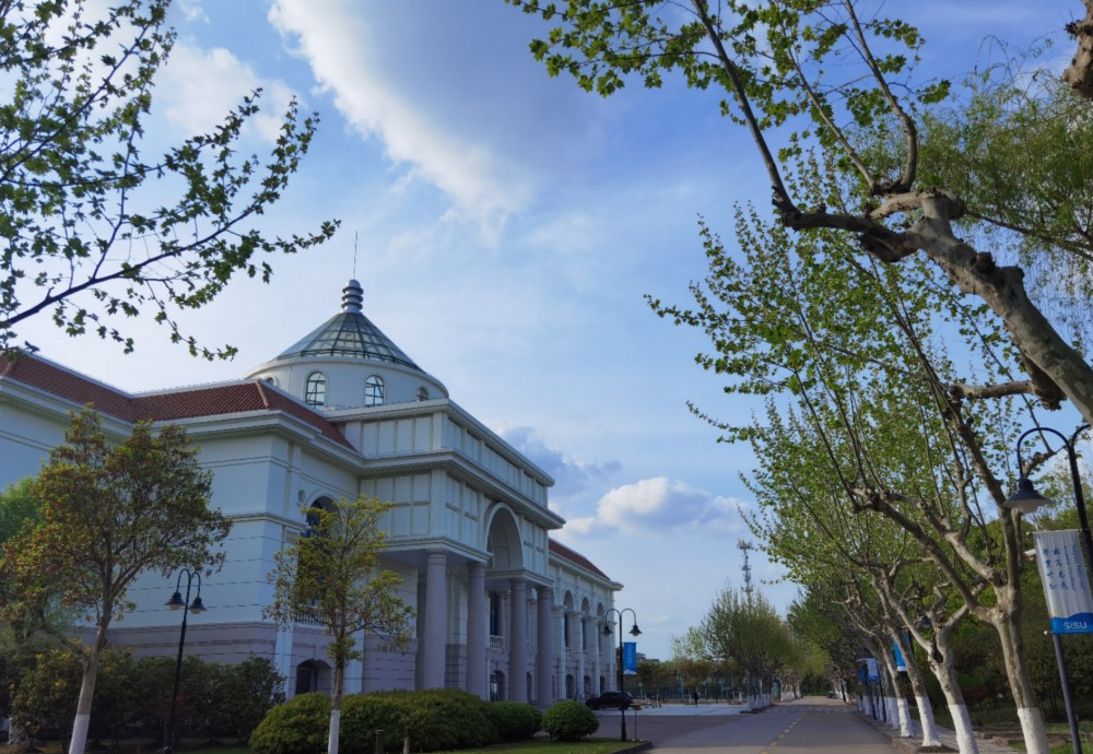 上海外国语大学好不好?选择上外,百利无害!