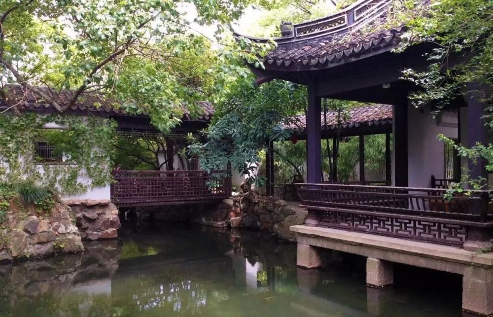 一处始建于明代的古典园林建筑,是中国江南著名的园林