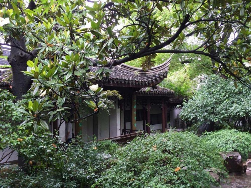 一处始建于明代的古典园林建筑,是中国江南著名的园林