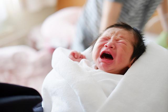 如饥饿,拉尿潮湿,过冷,过热,惊恐等都可以引起婴儿啼哭,一般对应处理