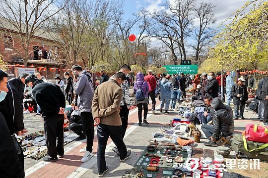 第二届中国辽阳古玩地摊大集暨第五届全国大型古玩宾馆交流会开幕