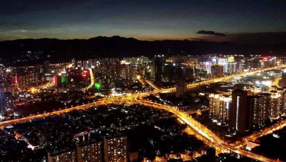 沿着高速看中国!看五华西北新城之崛起