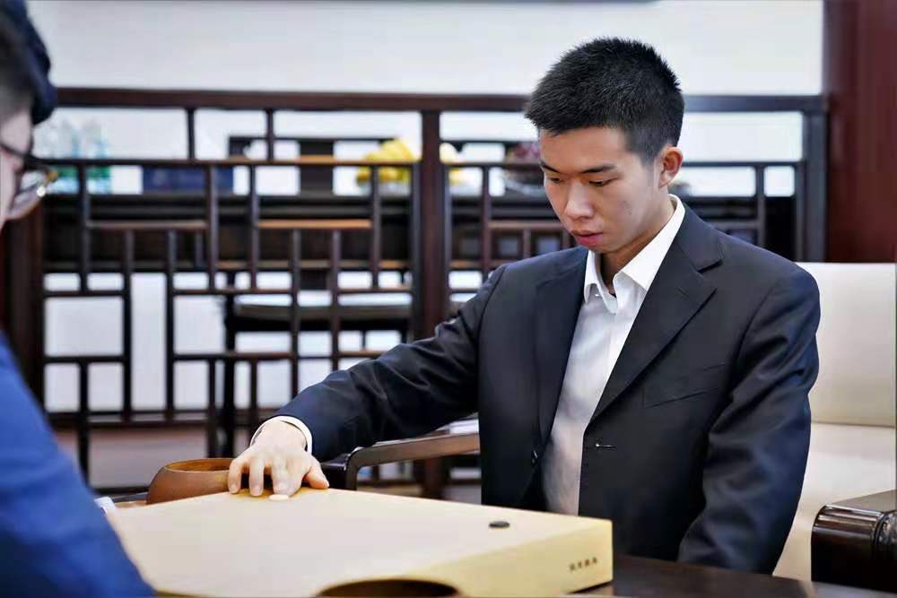 今日围棋赛事4月17日中国天元战辜梓豪夺冠韩国连胜王对决