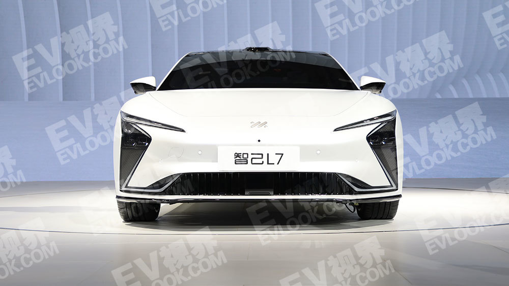2021上海车展探馆智己l7展台曝光
