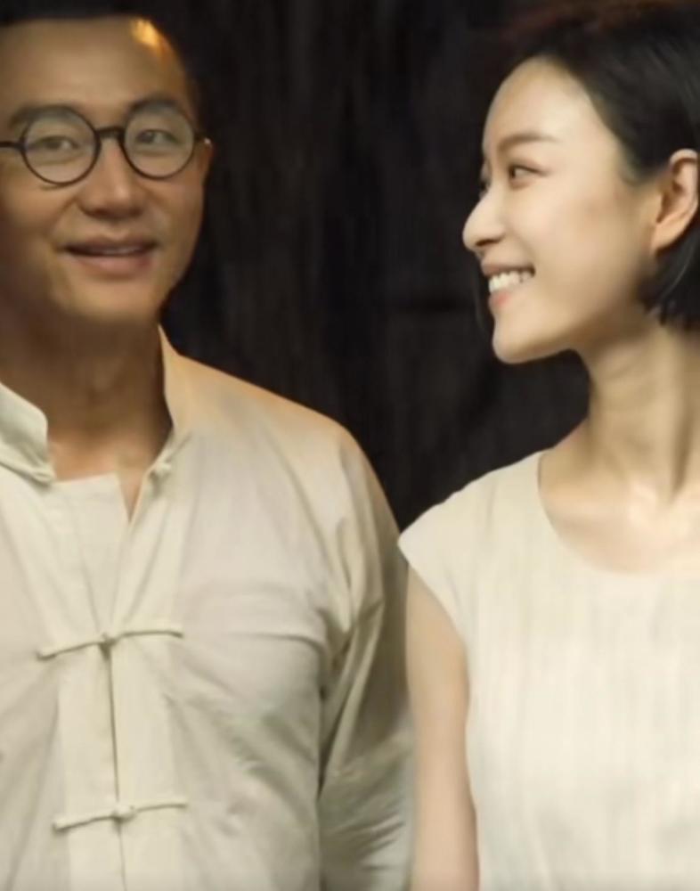 黄轩倪妮演革命情侣,亚麻米色造型好养眼,复古质朴气质十足