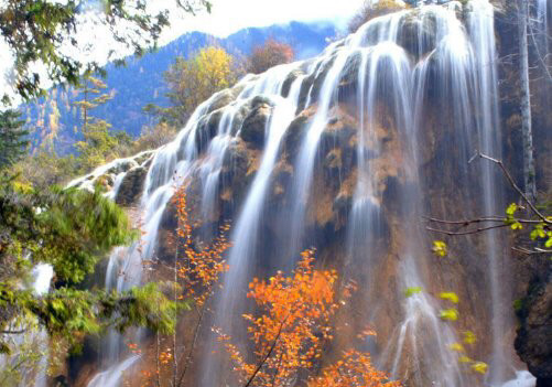 四川必去的旅游景点,知名的有九寨,黄龙,都江堰青城山