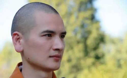 浙江最帅和尚,因长得像明星成网红,被多位富婆看上,近况如何?