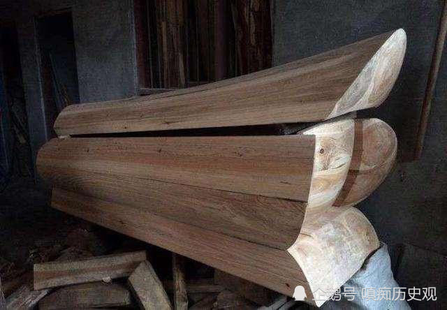 古人为什么人死后放在棺材里,棺材盖为什么要钉铁钉?