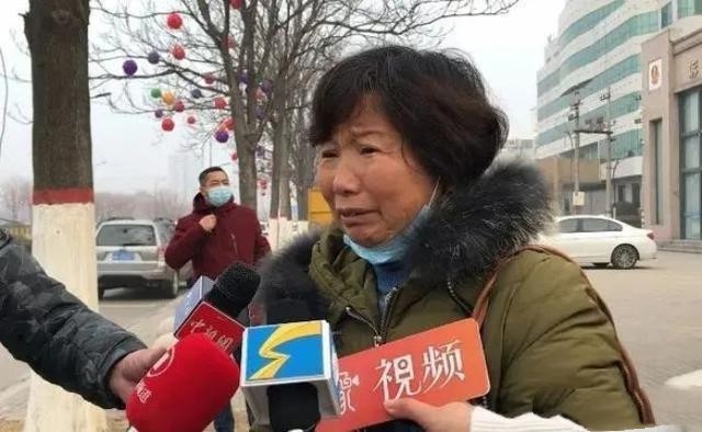 不过在听说了河南警方"不予立案"之后,杜新枝满面笑容,谈笑风生,看