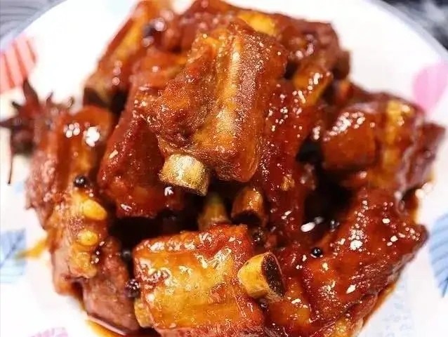 红烧排骨12.盛一碗米饭,开吃吧.11.