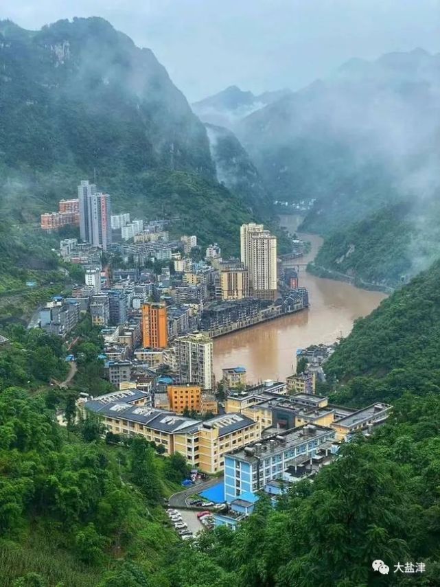 盐津县城仅有一条主干道,却在"全国最早"通地铁!