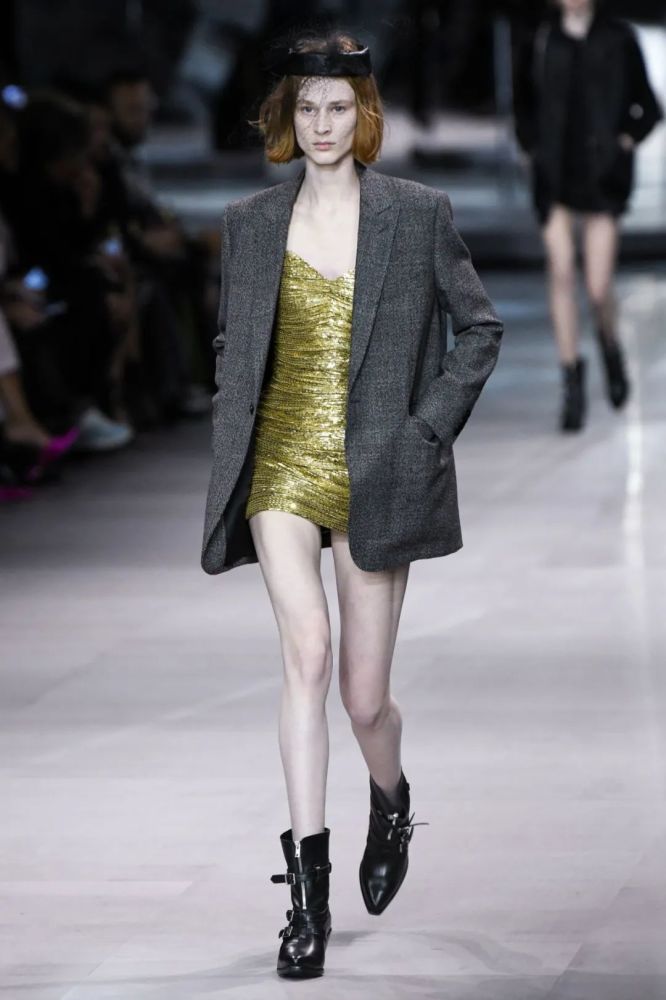 celine2021秋冬古堡,celine2021秋冬 为什么新celine看着像zara,还能卖到断货?