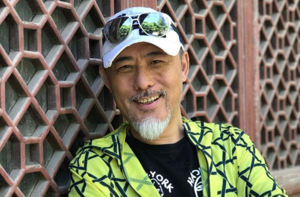 他与陈家林合作多部戏,拍《康熙王朝》给他个小角色,被观众记住