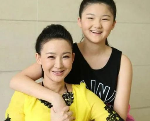 原创被孙楠伤过的买红妹,遇见现任老公之后,被宠成了最幸福的女人