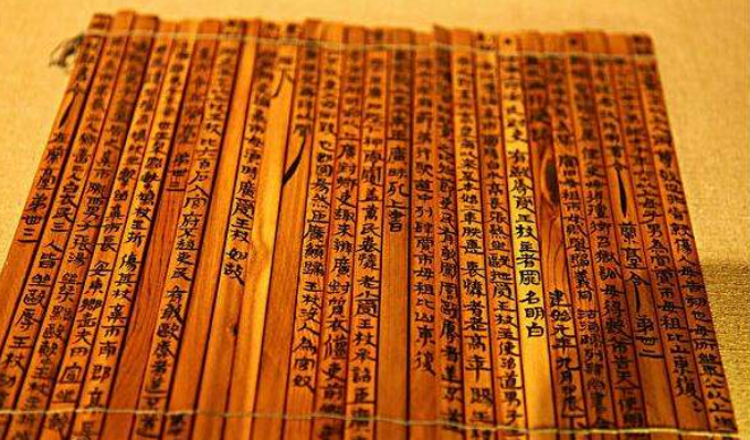 湖南出土一竹简,内容颠覆认知,秦朝过后并不是汉朝?
