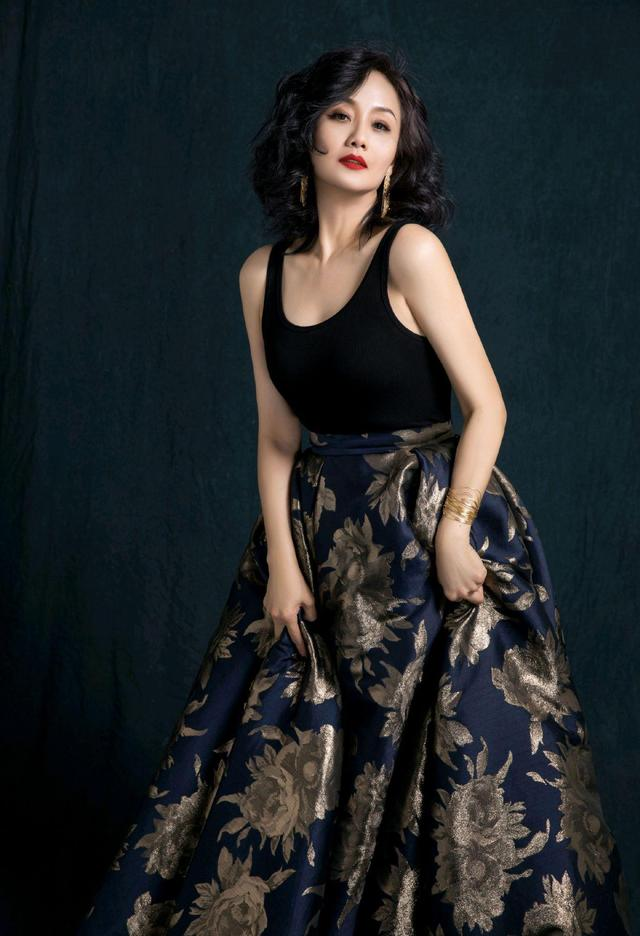 组图:李颖写真照,半老徐娘,风韵犹存!