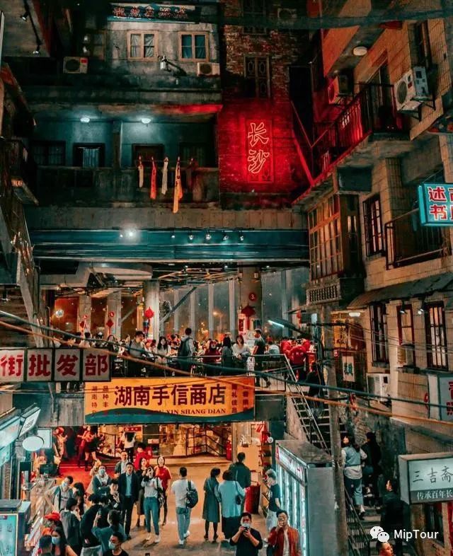 长沙旅游探访长沙网红打卡景点是哪些长沙夜景哪里更好看灯火璀璨的