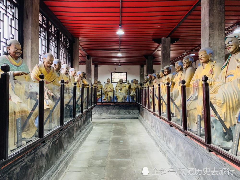 成都北郊有座千年古寺唐代皇帝都曾来避难数罗汉习俗名扬四川