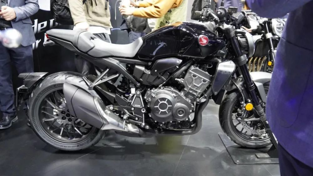 本田cb400x亮相上海车展 多款新车国内首发