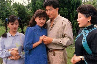 秦汉和刘雪华演烟雨蒙蒙成荧幕搭档与林青霞分手后单身至今