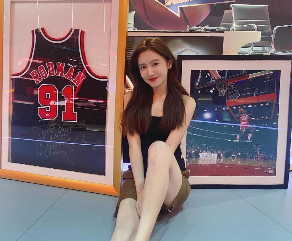 最美nba主播美娜,为何"甩"超级富二代秦奋?连超跑都无法挽回