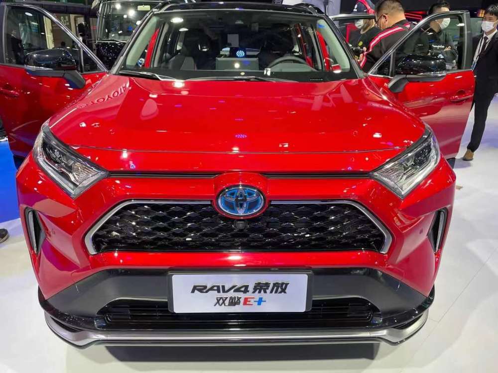 荣放家族最强单品2021上海车展rav4荣放双擎e 实拍