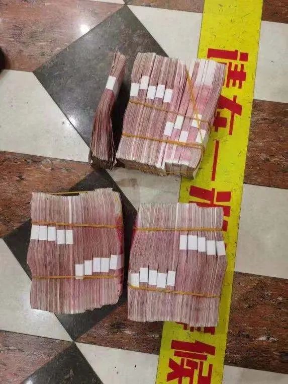 一男子随身携带31万现金要住宾馆,说"我不差钱",原来