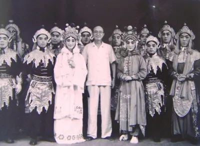 京剧名家杜近芳逝世 曾赴朝慰问志愿军,称周总理是她最难忘的人
