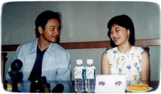 24年前深夜张国荣把梅婷叫到自己房间当天夜里两人发生了什么
