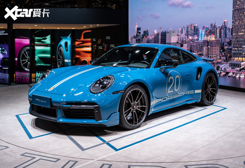 爱卡汽车获悉,全新911 turbo s保时捷中国20周年纪念版启动预售,以5款