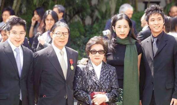 朱玲玲改嫁给罗康瑞,霍启刚反而成大赢家,将再获得百