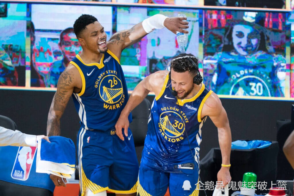 nba官宣东西部周最佳!库里场均43.8分实至名归,兰德尔