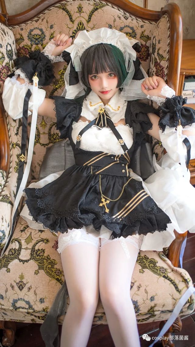 cos:碧蓝航线女仆柴郡,很粘人哦
