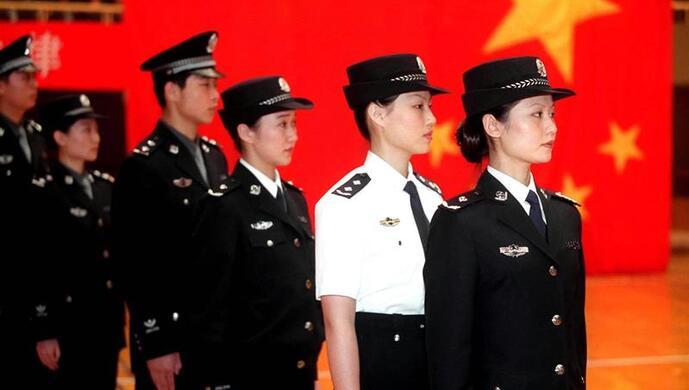 新中国初代公安民警穿的竟然是军装?盘点中国警察制服