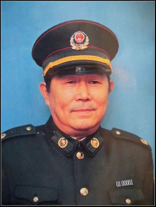 新中国初代公安民警穿的竟然是军装?盘点中国警察制服如何变迁