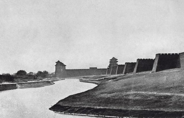 北京老城墙:梁思成夫妇要保,郭沫若要拆,中间发生了什么故事