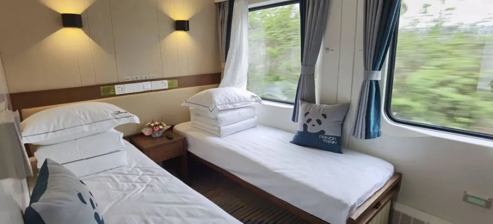 中国最豪华火车问世,这样的卧铺比头等舱可要爽多啦