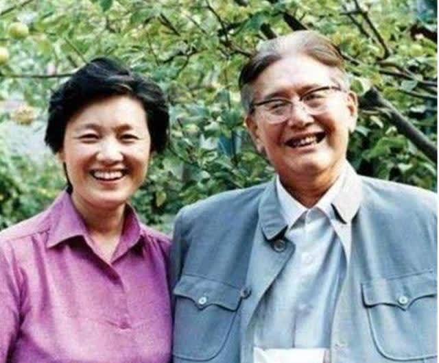 洪晃我不要像我父亲那样死去