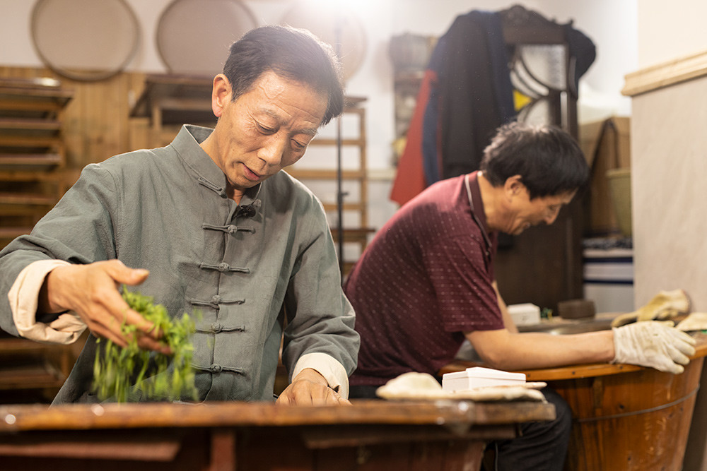 守艺人西湖龙井手工炒制传承人樊生华