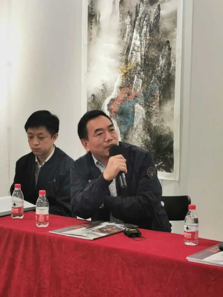 杜中良大红袍画集在京首发