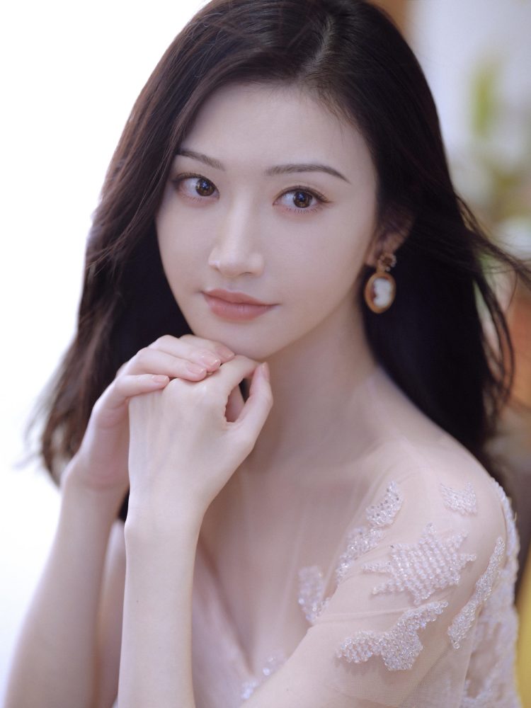 【景甜美图】轻衫淡粉红,粉色拖尾长裙