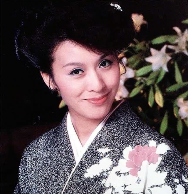 《望乡》背后的栗原小卷:80年代的女神,36次到访中国