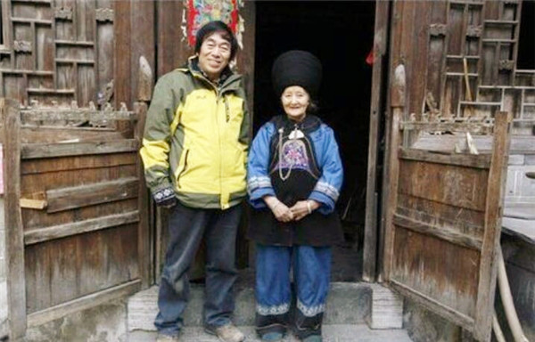 最美"压寨夫人"杨炳莲,用电脑还原18岁的模样后,让网红脸惭愧