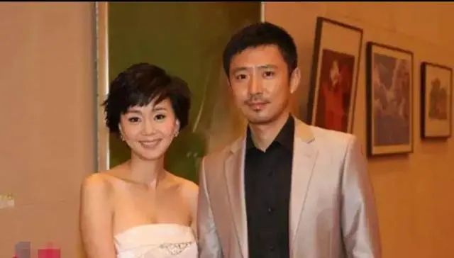 他们戏中是亲兄妹,戏外竟是真夫妻,相爱20年依旧如胶似漆超甜蜜