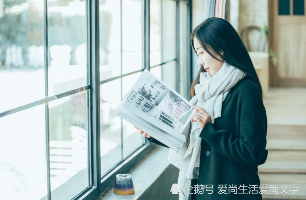 村里漂亮的女博士竟然挺着大肚子在外面捡垃圾吃,我很心疼她!