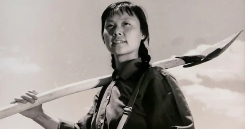 1970年,那个拒绝上清北,誓要一生留在农村的女知青,如今怎样?