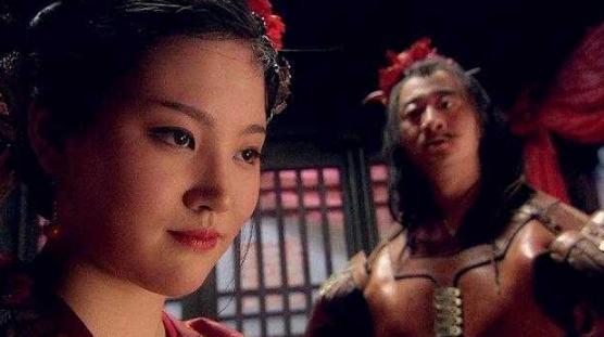 为何李逵杀了扈三娘的全家,扈三娘在上山之后也不杀了